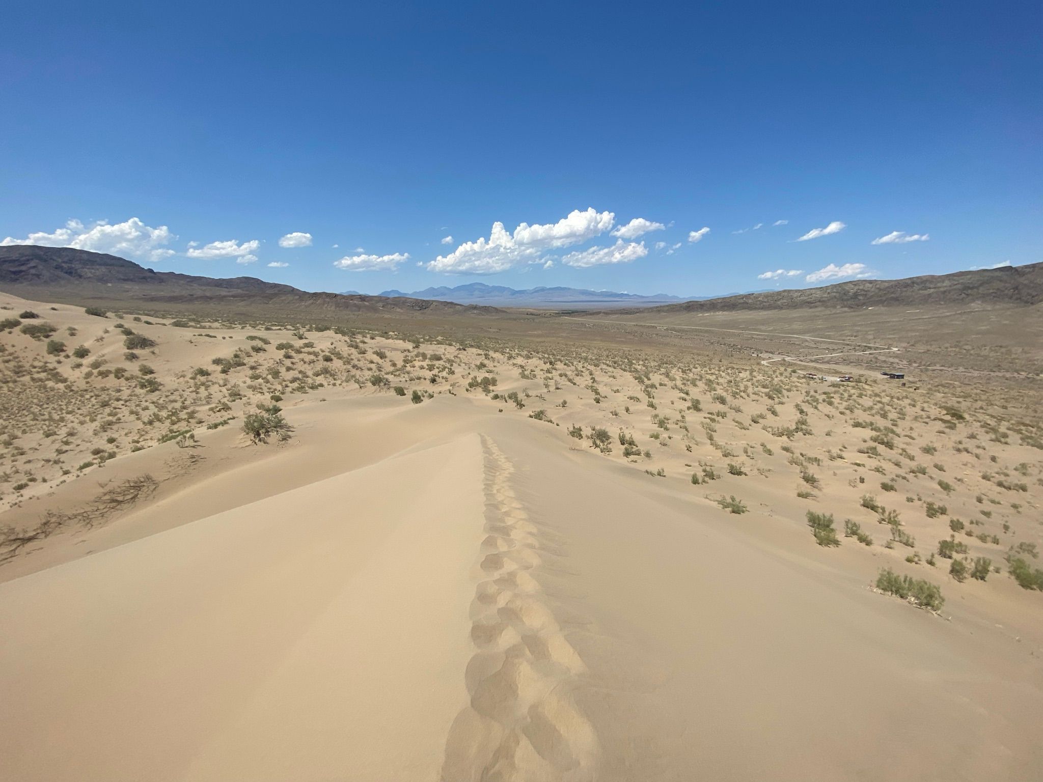Гребень Поющего бархана в Алтын-Эмеле